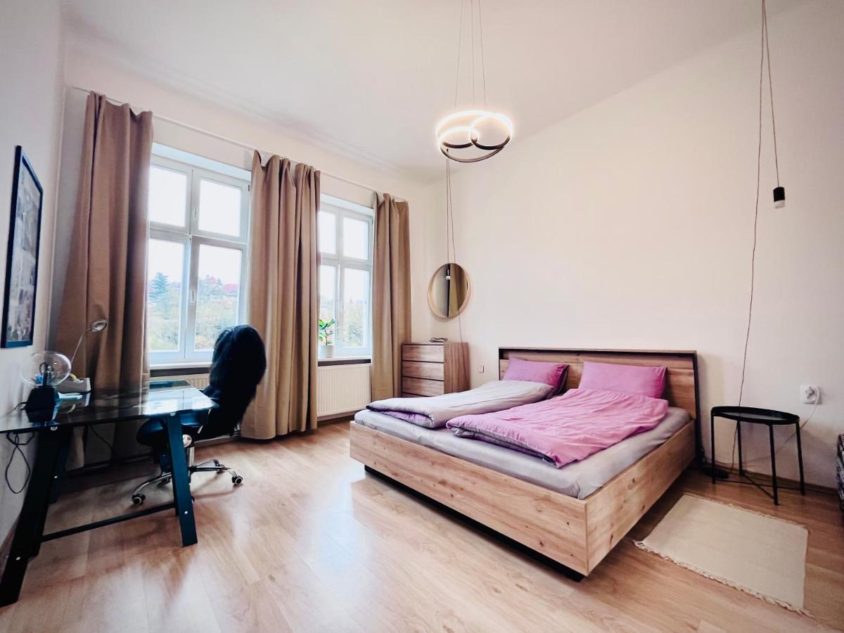 Sunny City - Apartment In Spa Zone With Private Garage KLV Exterior foto