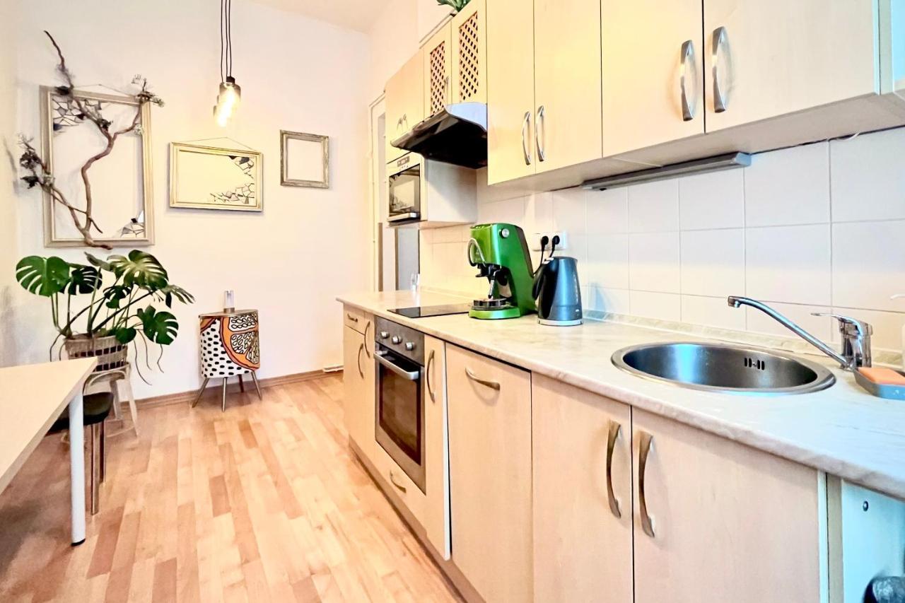 Sunny City - Apartment In Spa Zone With Private Garage KLV Exterior foto