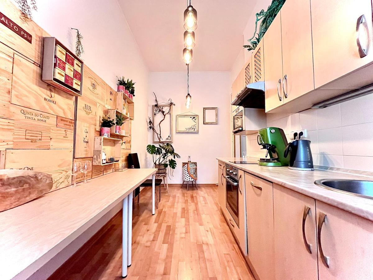 Sunny City - Apartment In Spa Zone With Private Garage KLV Exterior foto