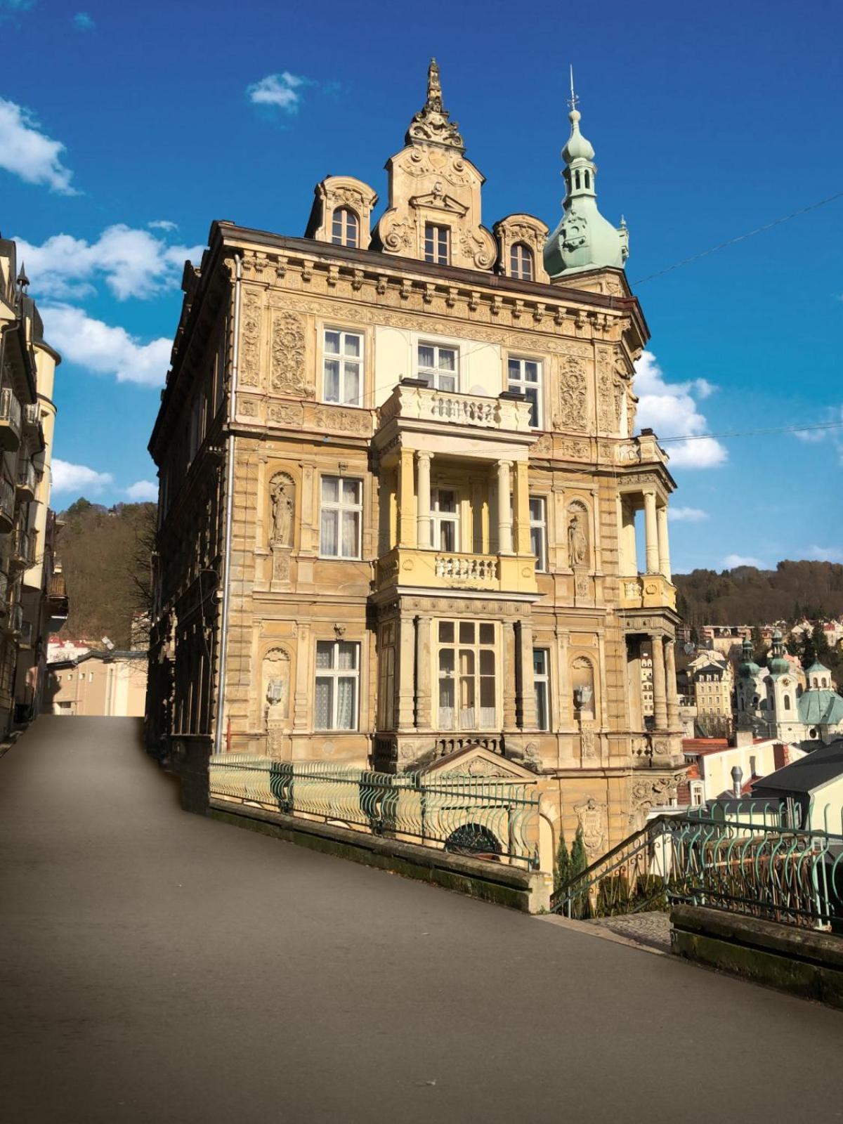Sunny City - Apartment In Spa Zone With Private Garage KLV Exterior foto